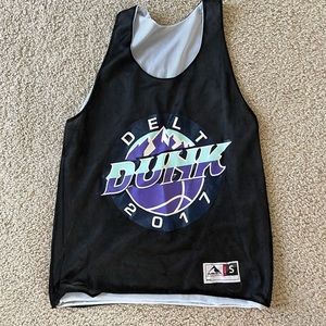 Delt dunk tank top